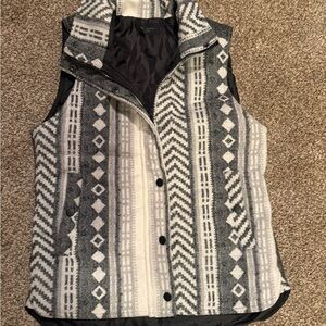 BE COOL Monochrome Patterned Vest